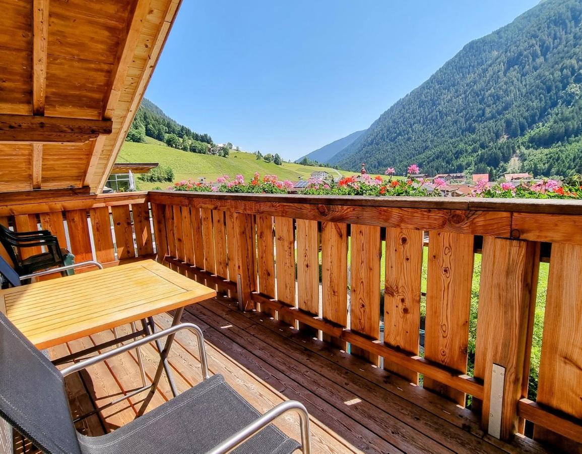 Gastehaus Landhaus Tyrol Hotel Gries im Sellrain Exterior photo